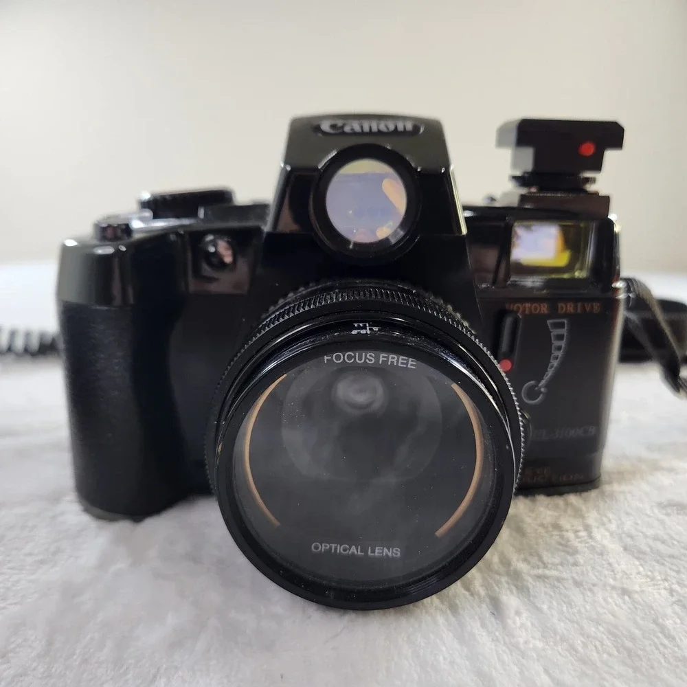 Canon Q8200 Camera 35mm Film‎ Vintage Black Flash - READ